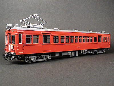 810
